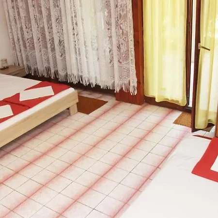 Appartamento With A Parking Space Valbandon, - 15161